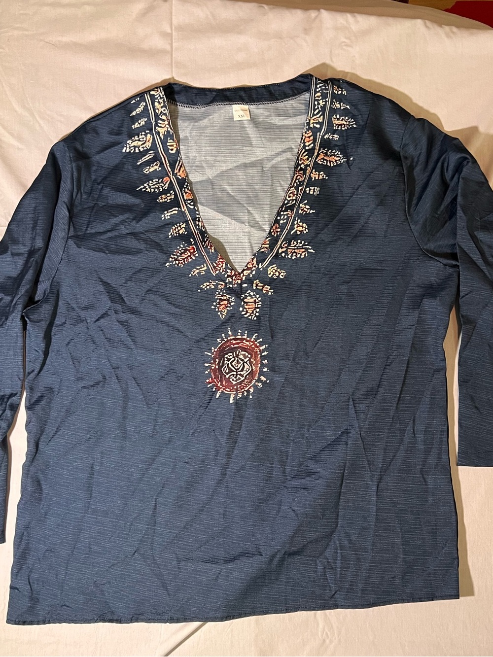 Embroidered V-Neck men’s Top - Navy
